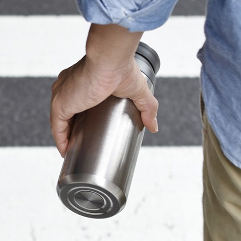 Travel-tumbler-kinto gris